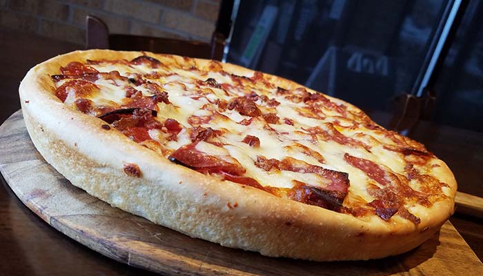 Frankie's Chicago Style Pizza Italian restaurant near me in Fletcher, MN deep dish pan pizza