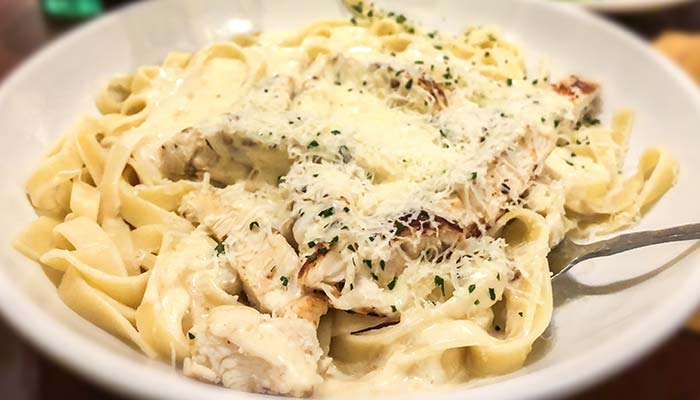 Frankie's Chicago Style Pizza and Sandwiches in Fletcher, MN chicken alfredo pasta